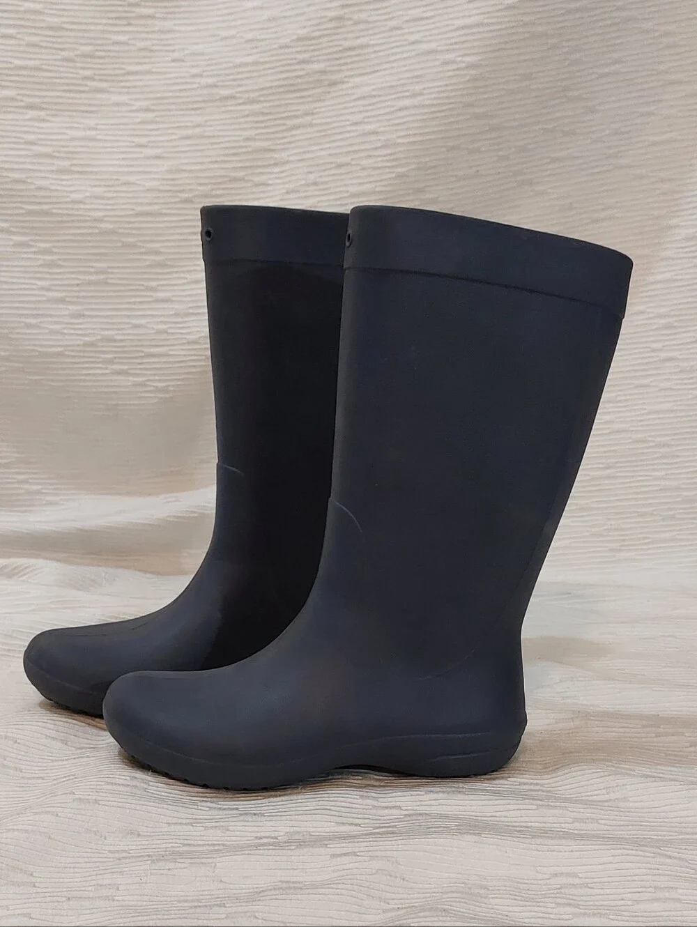 CROCS Women's Black Tall Rain Boots Size 6